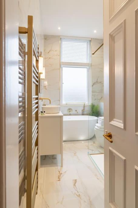 The Devonshire Suite - Your 5 Star West End Stay! Glasgow Exterior foto
